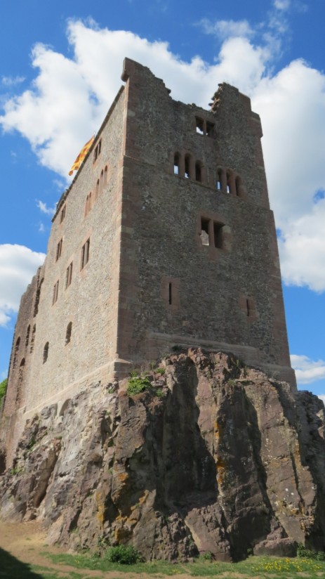 Südostgiebel der Burgruine Hohengeroldseck, Gesamthöhe 33 Meter Burgruine Hohengeroldseck